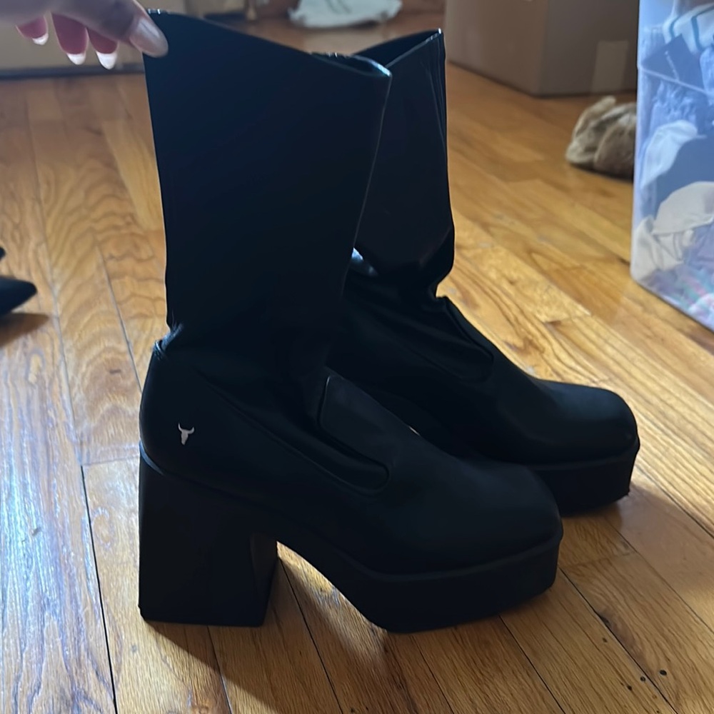 Black Platform Boots - Picture 3 of 4